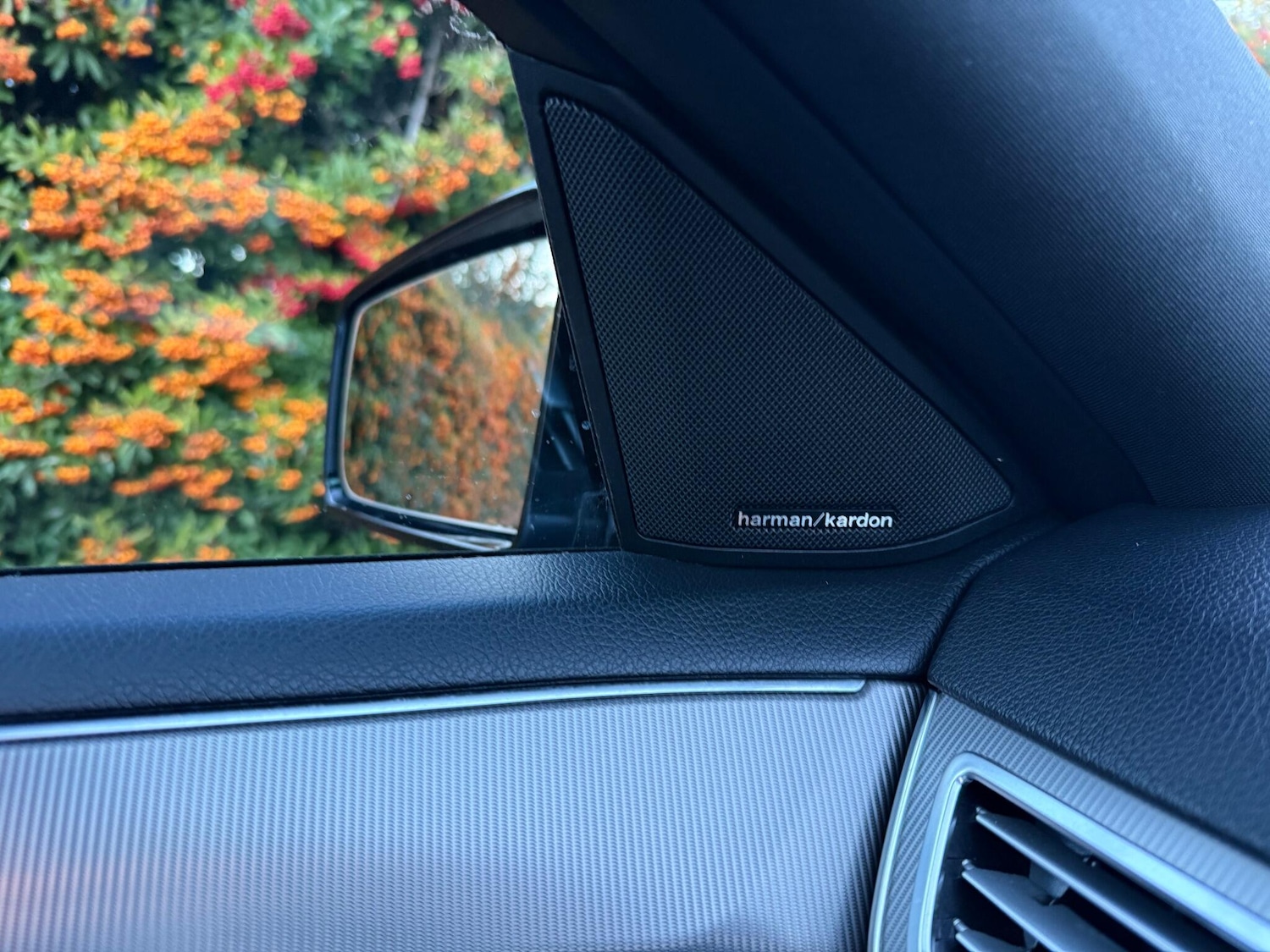 Used Mercedes-Benz E Class 2015 for sale - 76550578: Photo 32