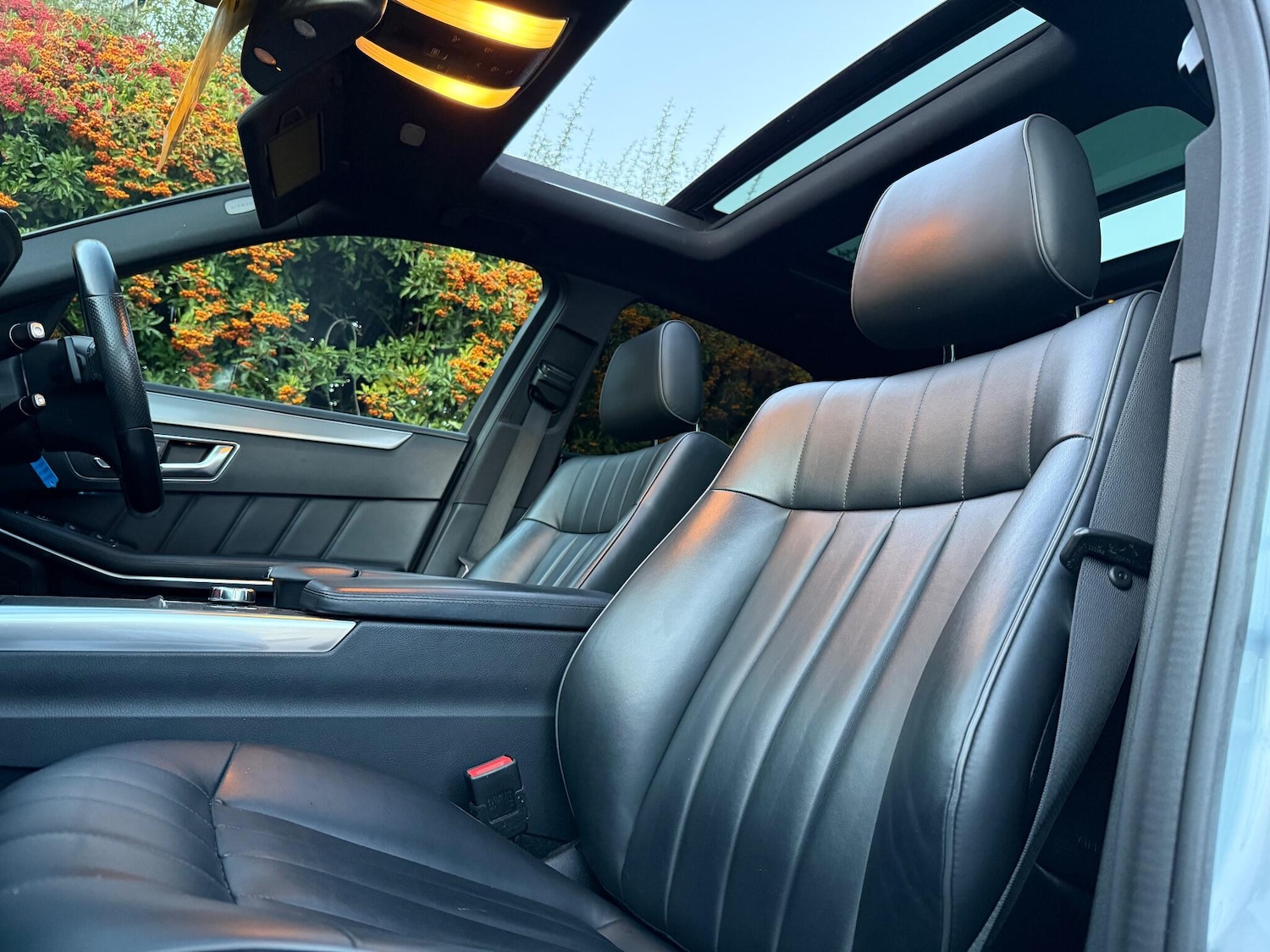 Used Mercedes-Benz E Class 2015 for sale - 76550578: Photo 33