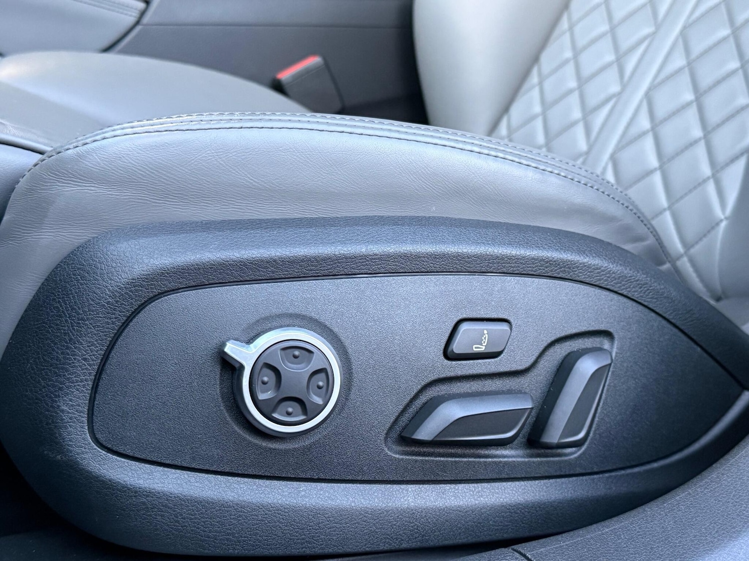 Used Audi A4 2019 for sale - 76994935: Photo 31