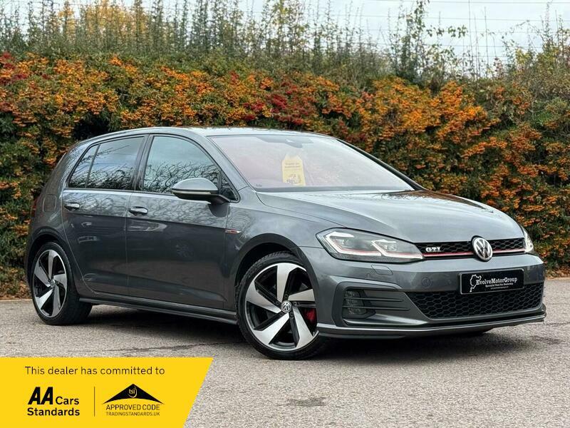 Used Volkswagen Golf 2017 for sale - 76537625: Photo 1