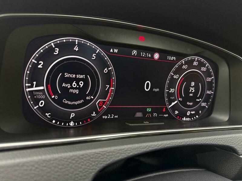 Used Volkswagen Golf 2017 for sale - 76537625: Photo 29