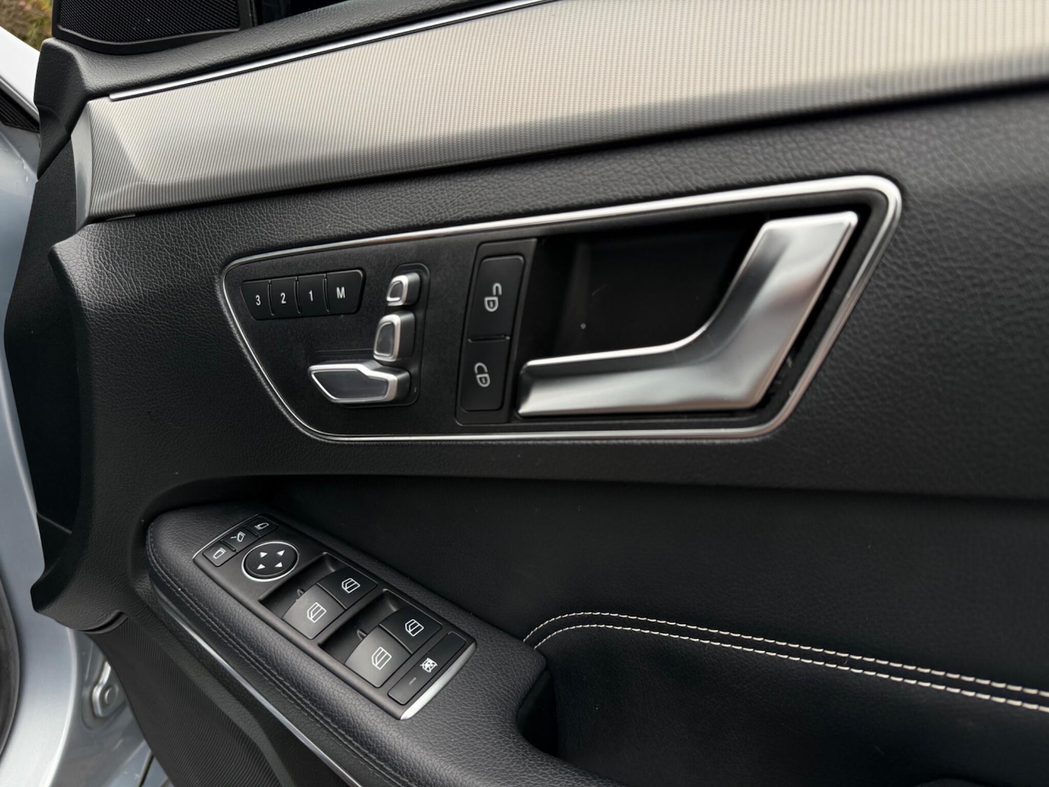 Used Mercedes-Benz E Class 2015 for sale - 77697831: Photo 32