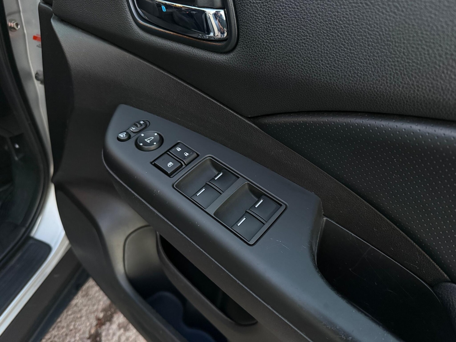 Used Honda CR-V 2015 for sale - 76993335: Photo 30