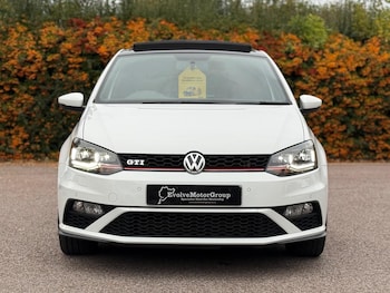 Used Volkswagen Polo 2017 for sale - 76200808: Photo