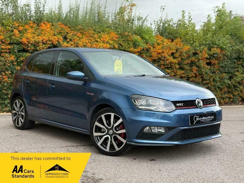 Used Volkswagen Polo 2015 for sale - 76283136: Photo 1