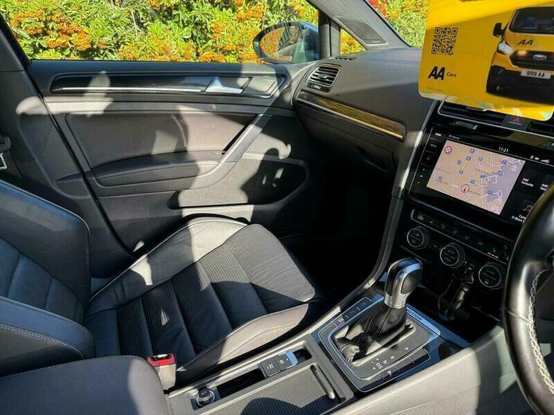 Used Volkswagen Golf 2017 for sale - 76608329: Photo 28