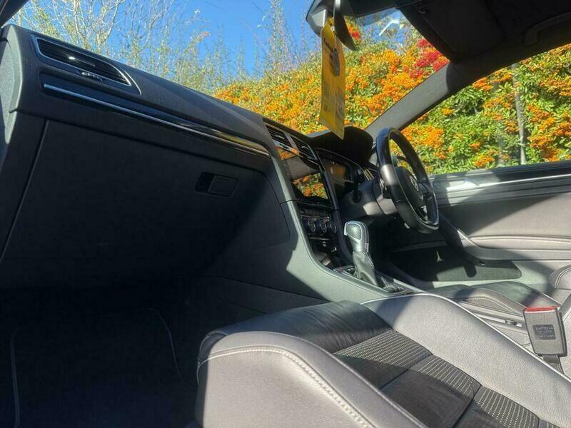 Used Volkswagen Golf 2017 for sale - 76608329: Photo 33