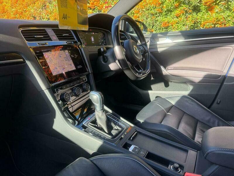 Used Volkswagen Golf 2017 for sale - 76608329: Photo 34