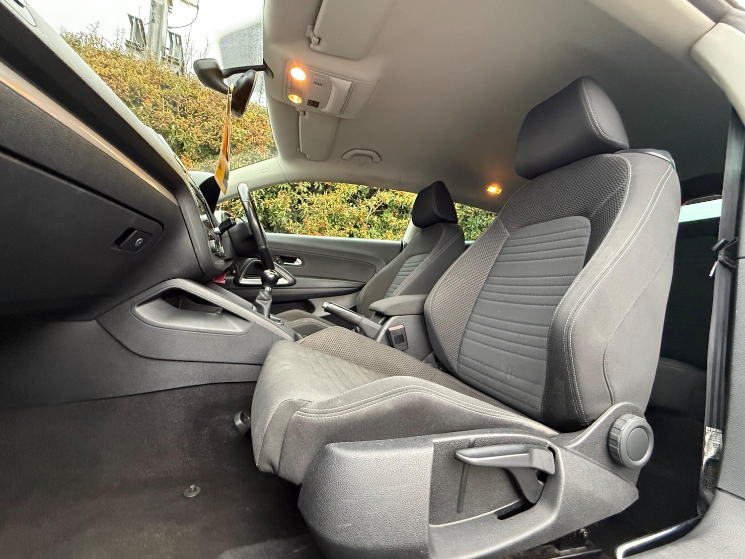 Used Volkswagen Scirocco 2012 for sale - 77315401: Photo 31