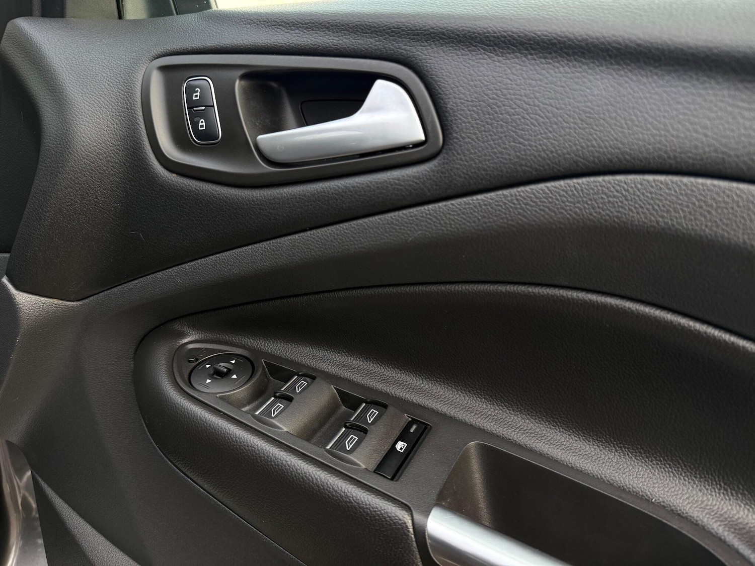 Used Ford Kuga 2017 for sale - 77017199: Photo 29