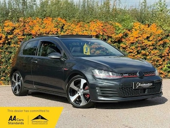 Used Volkswagen Golf 2015 for sale - 76002496: Photo