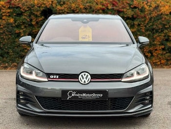 Used Volkswagen Golf 2017 for sale - 76990152: Photo