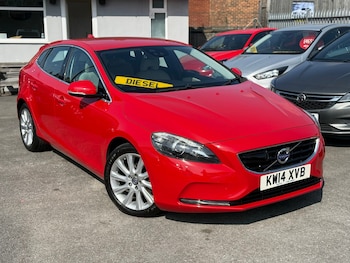 Used Volvo V40 2014 for sale - 79342508: Photo