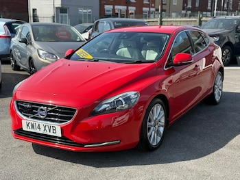Used Volvo V40 2014 for sale - 79342508: Photo