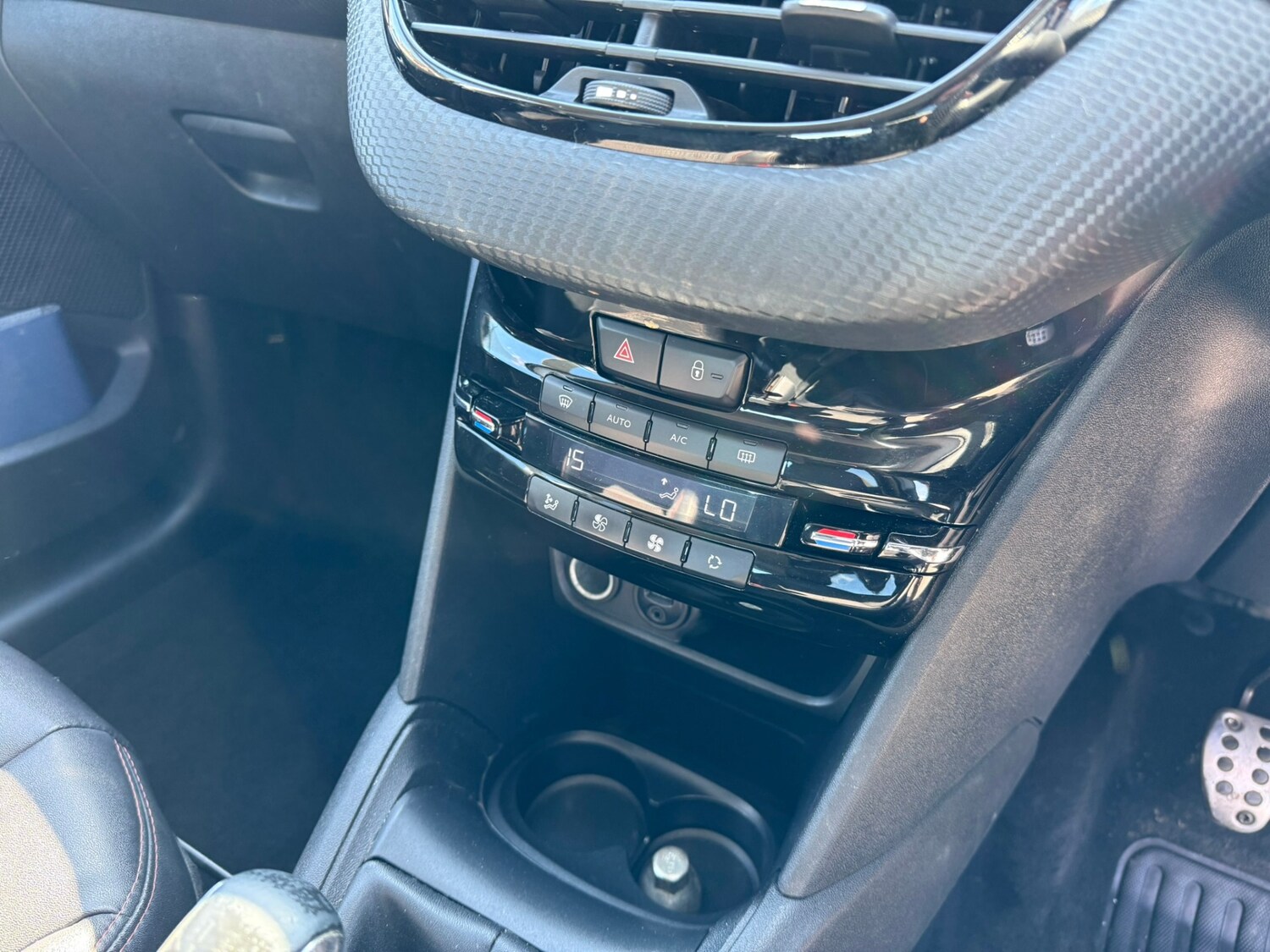 Used Peugeot 208 2015 for sale - 77446023: Photo 14