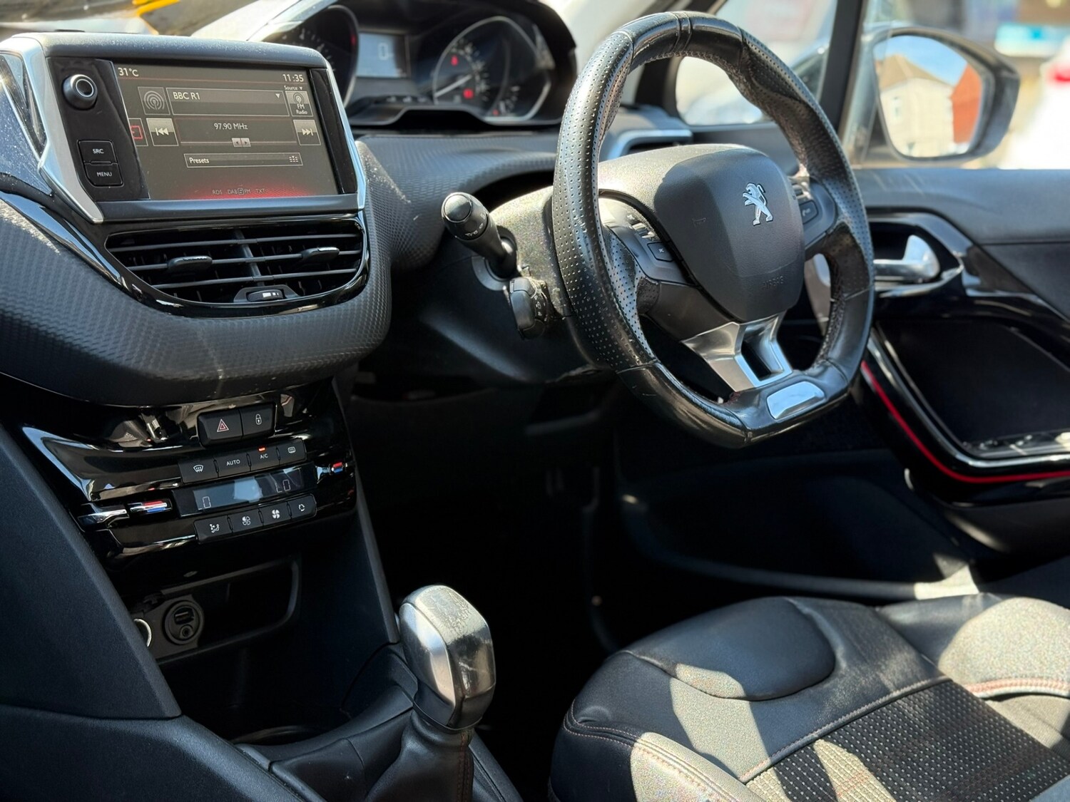 Used Peugeot 208 2015 for sale - 77446023: Photo 24