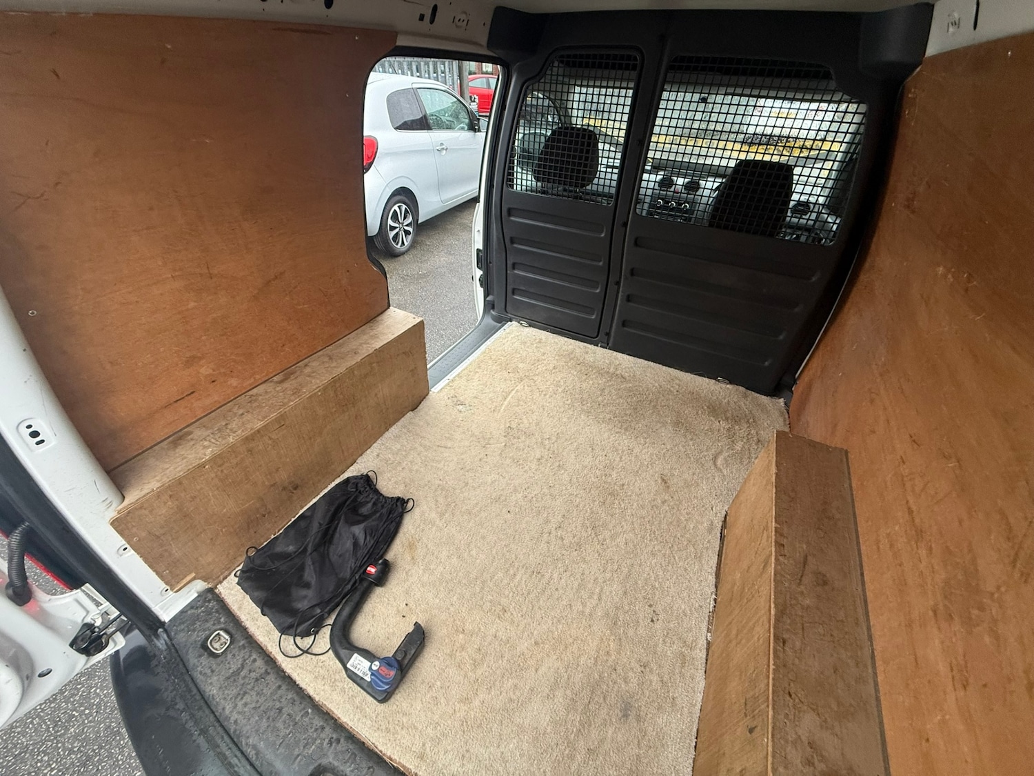 Used Volkswagen Caddy 2017 for sale - 76919050: Photo 17