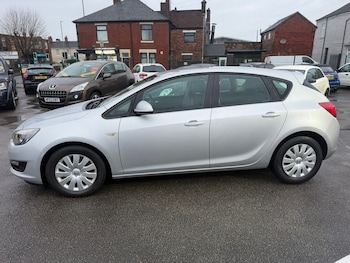 Used Vauxhall Astra 2012 for sale - 77001277: Photo