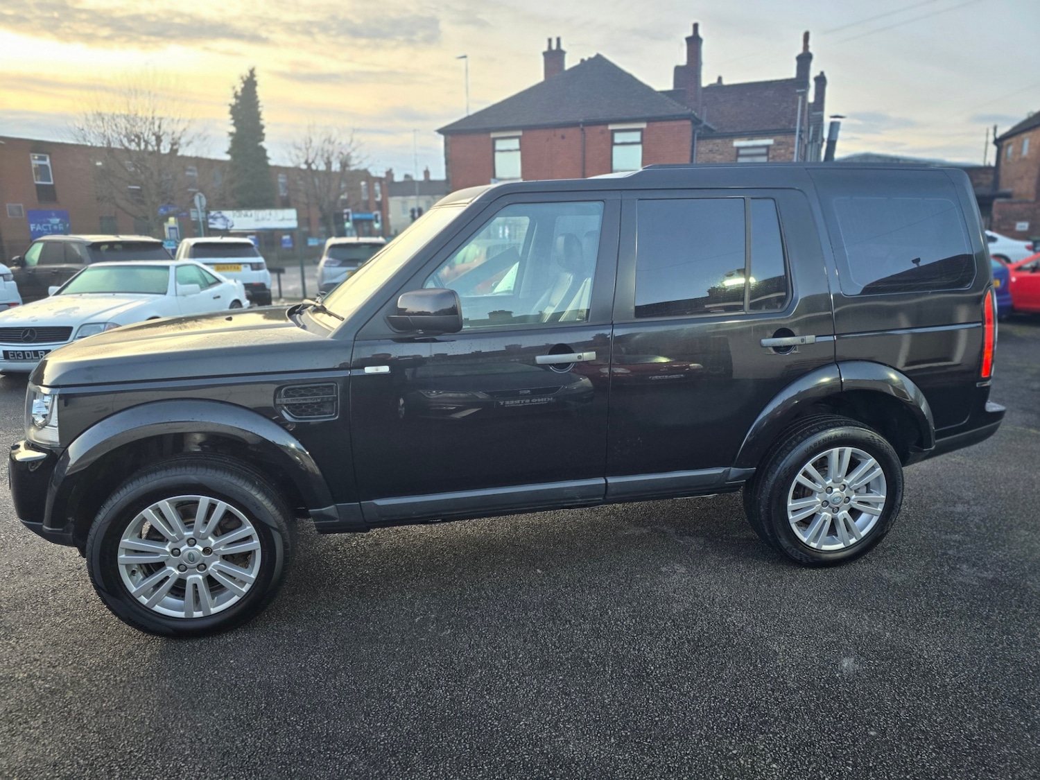 Used Land Rover Discovery 2010 for sale - 76970054: Photo 4