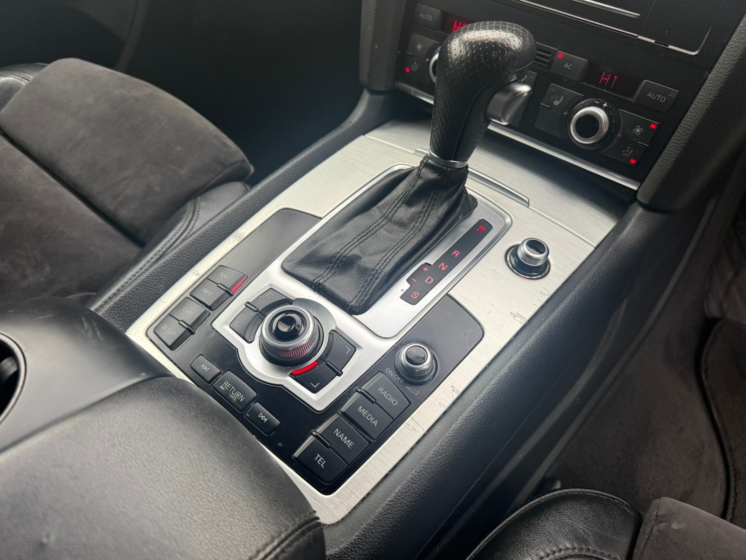 Used Audi Q7 2010 for sale - 76092219: Photo 13