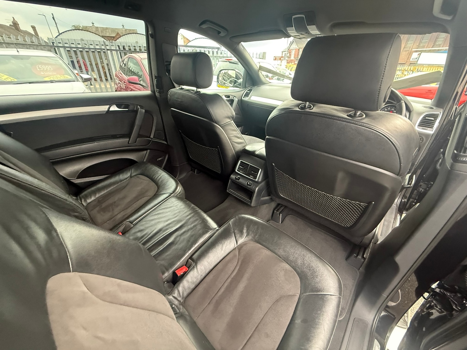 Used Audi Q7 2010 for sale - 76092219: Photo 16
