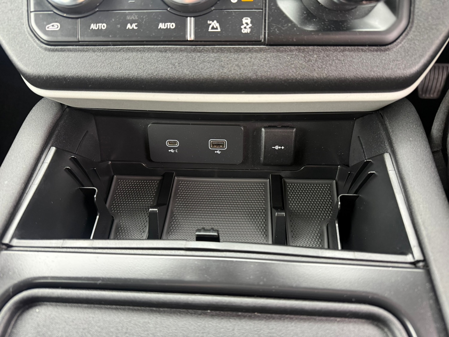 Used Land Rover Defender 2020 for sale - 77903874: Photo 17