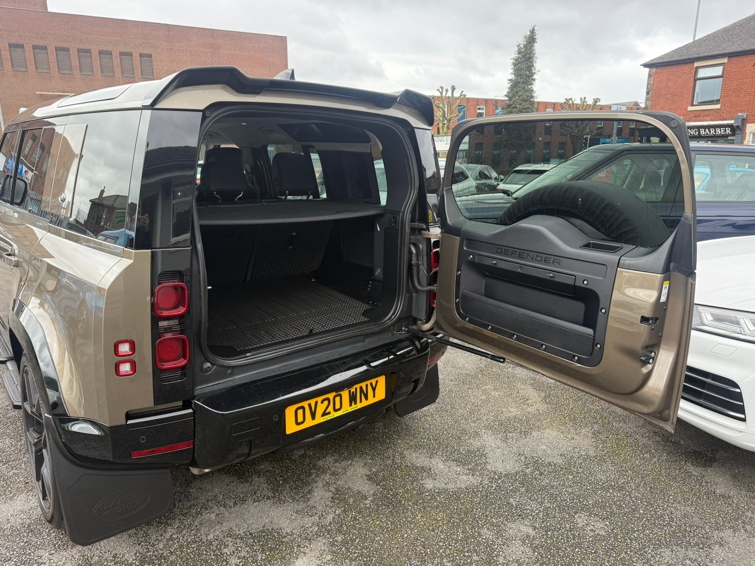 Used Land Rover Defender 2020 for sale - 77903874: Photo 24