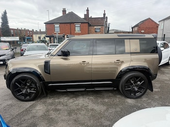 Used Land Rover Defender 2020 for sale - 77903874: Photo