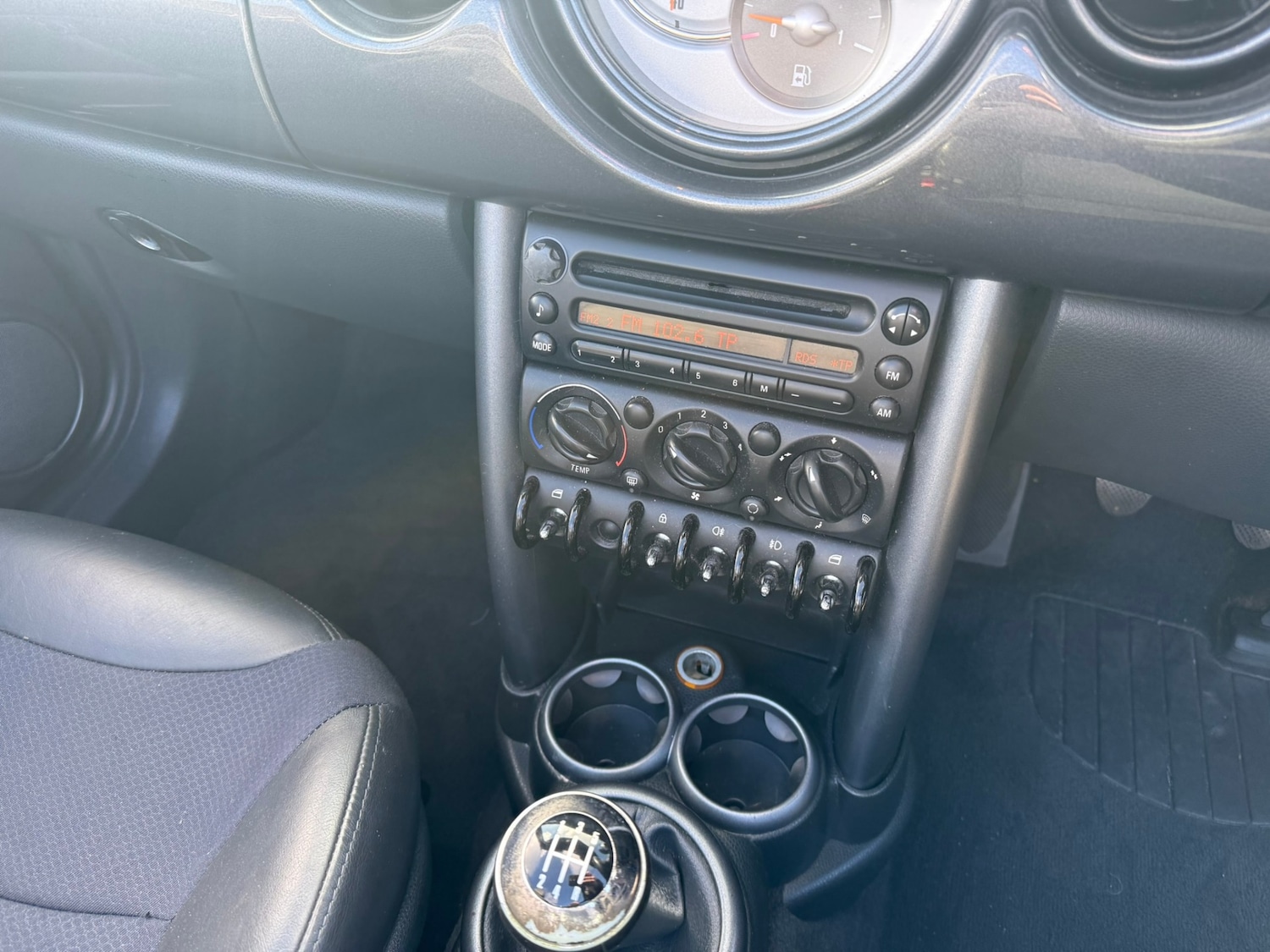 Used MINI Convertible 2005 for sale - 77445990: Photo 16