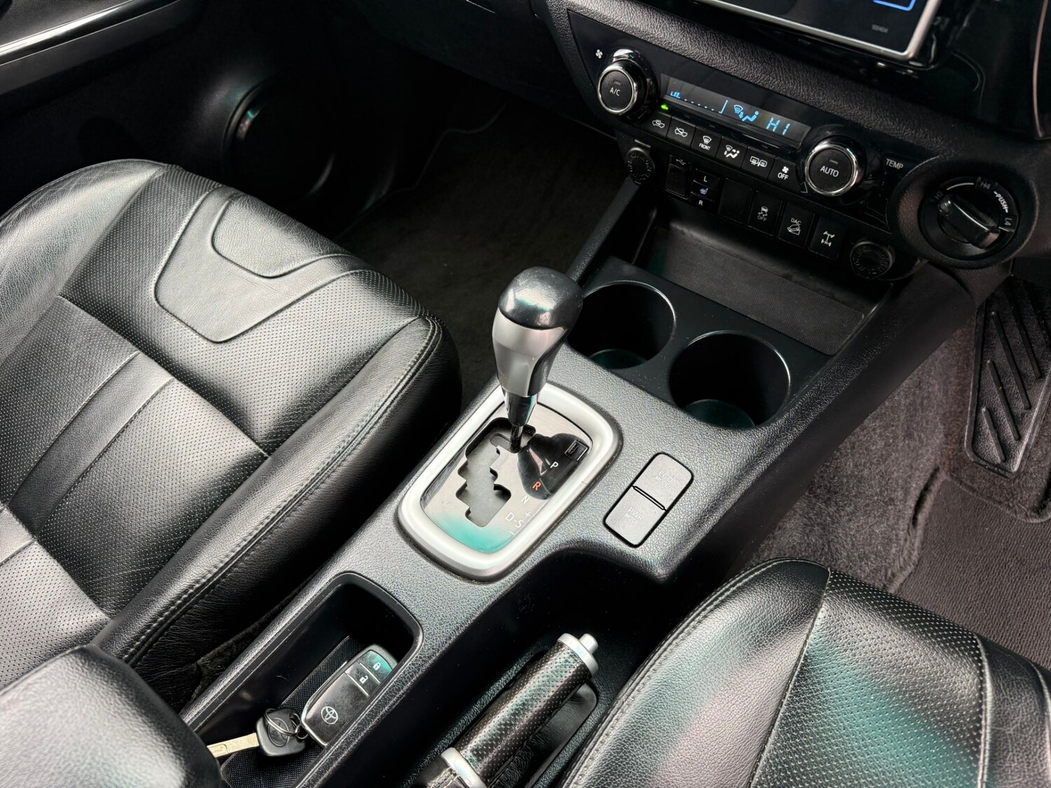 Used Toyota Hilux 2016 for sale - 78223342: Photo 13