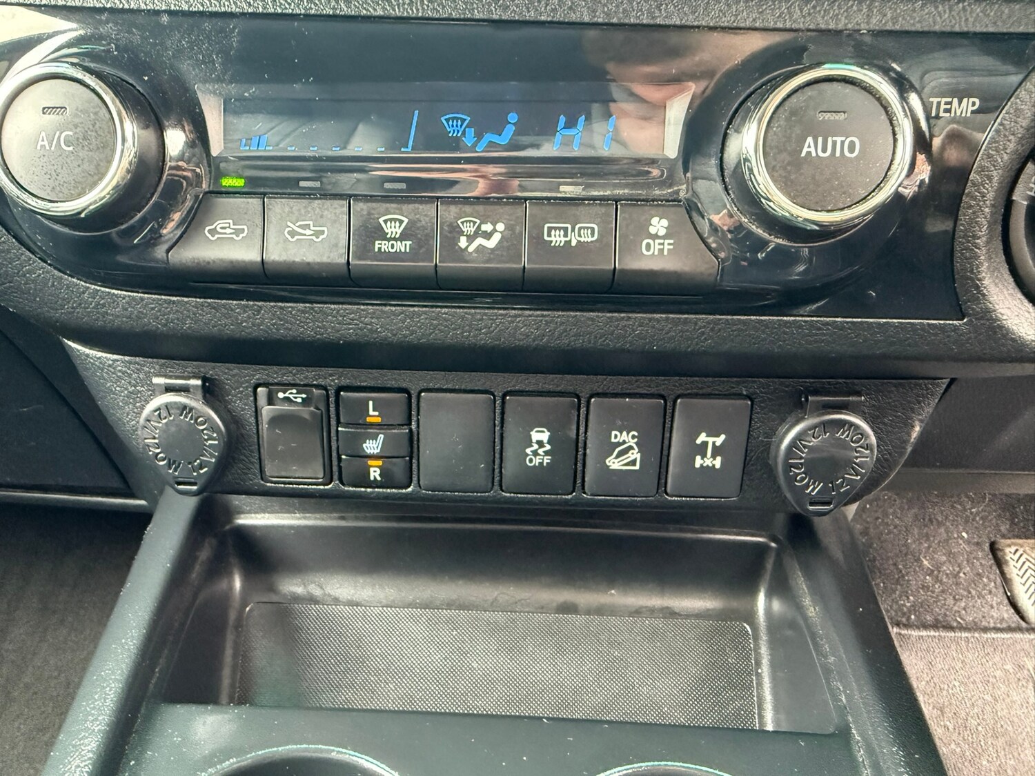 Used Toyota Hilux 2016 for sale - 78223342: Photo 16