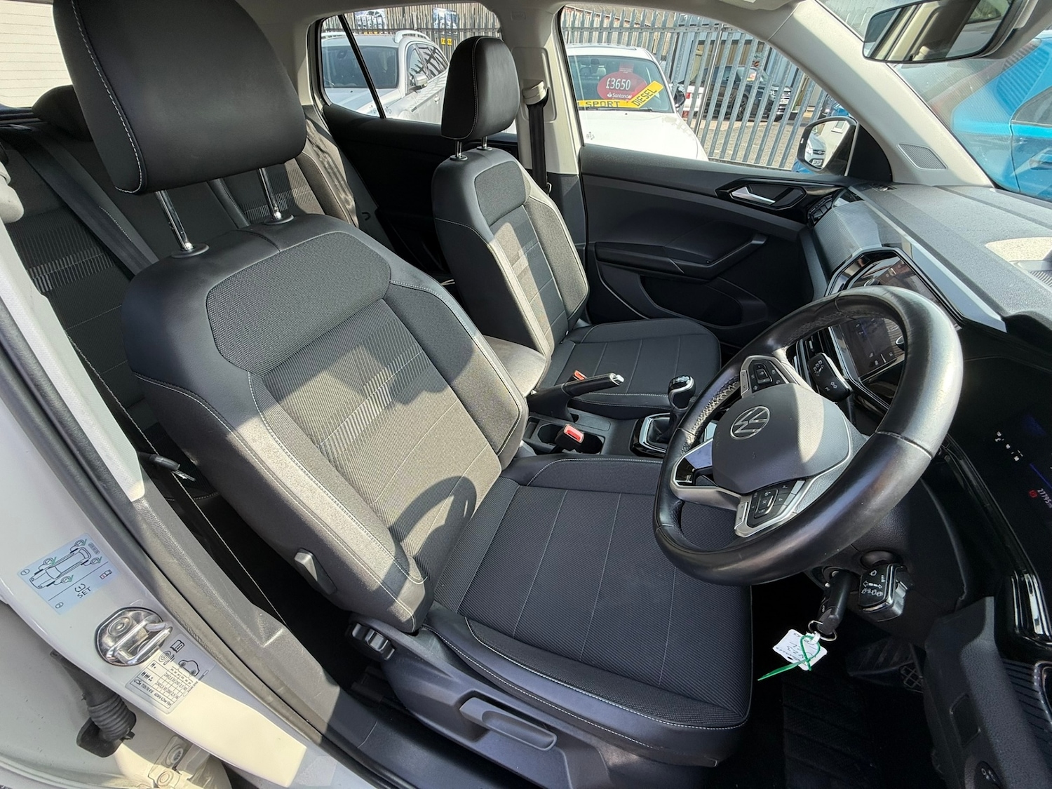 Used Volkswagen T-Cross 2023 for sale - 77974774: Photo 16