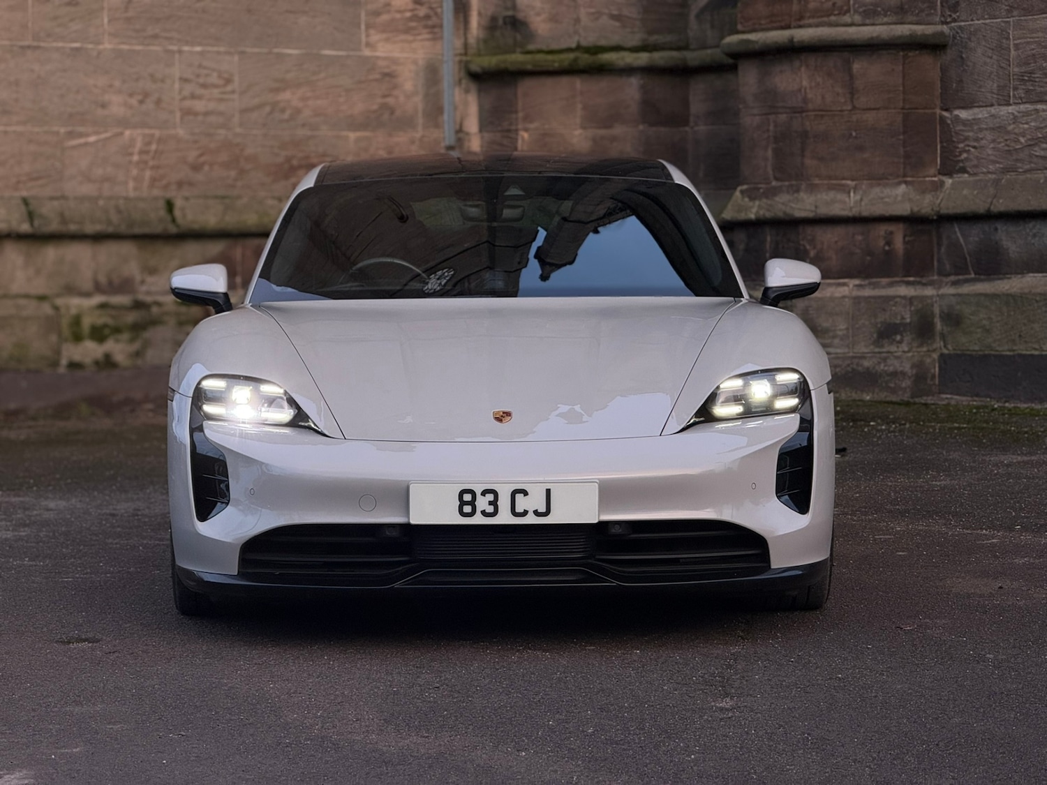 Used Porsche Taycan 2020 for sale - 77461864: Photo 2