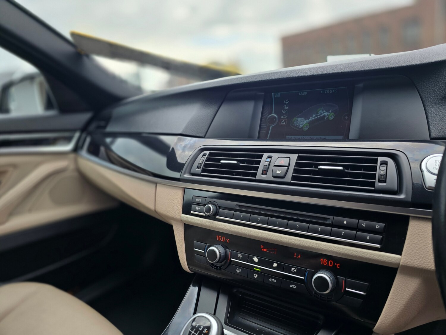 Used BMW 5 Series 2010 for sale - 77446015: Photo 28