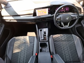Used Volkswagen Golf 2023 for sale - 79243114: Photo