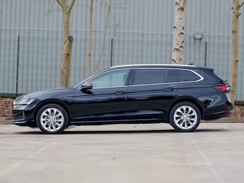 Used Skoda Superb 2024 for sale - 77697744: Photo