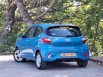 Used Hyundai i10 2023 for sale - 79433513: Photo