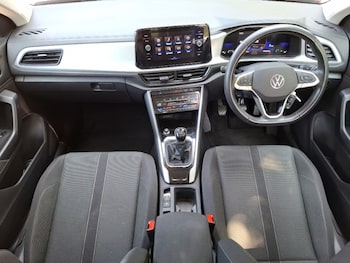 Used Volkswagen T-Roc 2023 for sale - 79406968: Photo