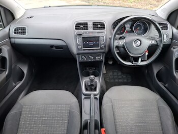 Used Volkswagen Polo 2015 for sale - 78647642: Photo