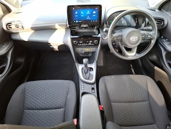 Used Toyota Yaris Cross 2024 for sale - 79360987: Photo