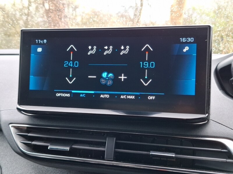 Used Peugeot 3008 2023 for sale - 77908301: Photo 15