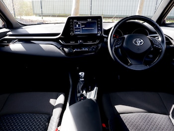 Used Toyota C-HR 2022 for sale - 77988184: Photo