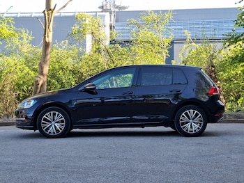 Used Volkswagen Golf 2017 for sale - 78425347: Photo