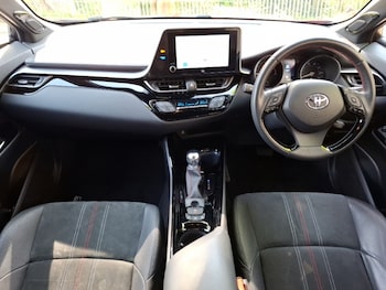 Used Toyota C-HR 2023 for sale - 78522673: Photo