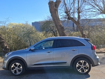Used Kia Niro 2022 for sale - 77933000: Photo