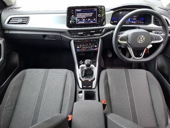 Used Volkswagen T-Roc 2024 for sale - 78900751: Photo