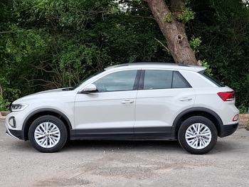 Used Volkswagen T-Roc 2024 for sale - 78900751: Photo