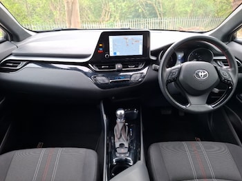 Used Toyota C-HR 2023 for sale - 79447385: Photo