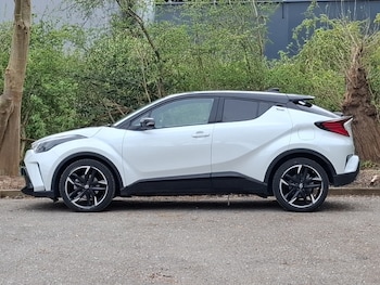Used Toyota C-HR 2023 for sale - 79447385: Photo