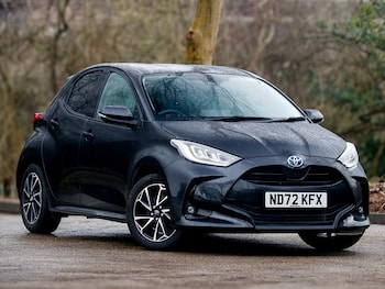 Used Toyota Yaris 2023 for sale - 77702159: Photo